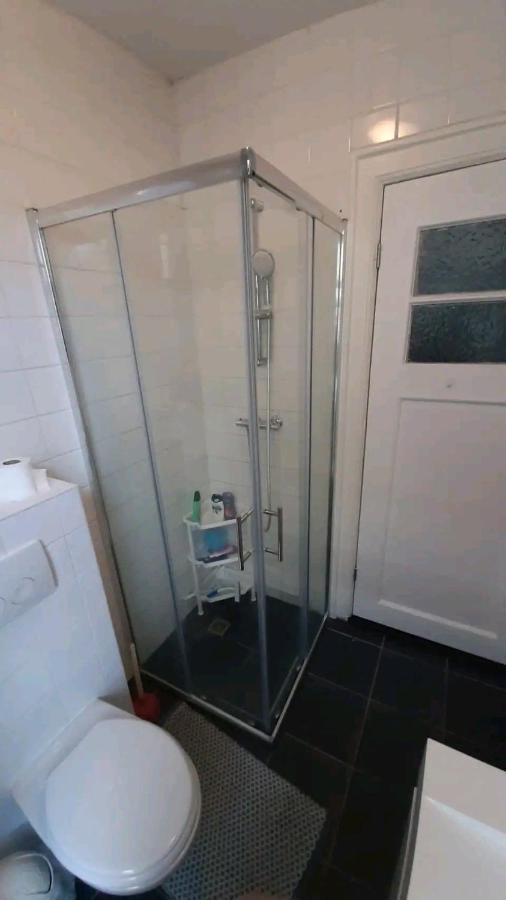 Nicole, Not For Parties, Not A Hotel, Room With Shared Bathroom, No Kitchen Amsterdam Exterior foto
