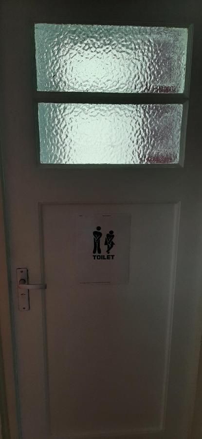 Nicole, Not For Parties, Not A Hotel, Room With Shared Bathroom, No Kitchen Amsterdam Exterior foto
